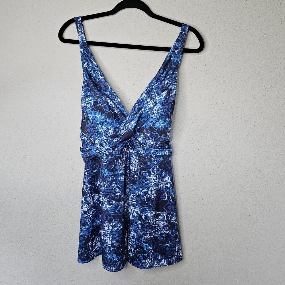 Swimsuits For All Blue Abstract Twist Front Tankini Top Plus Size 26 Adjustable